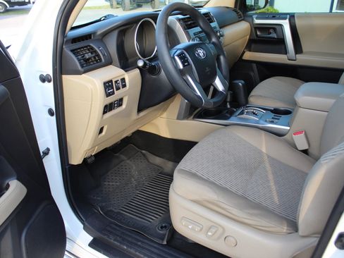 Used 2012 Toyota 4Runner SR5 w/ Convenience Pkg image 11