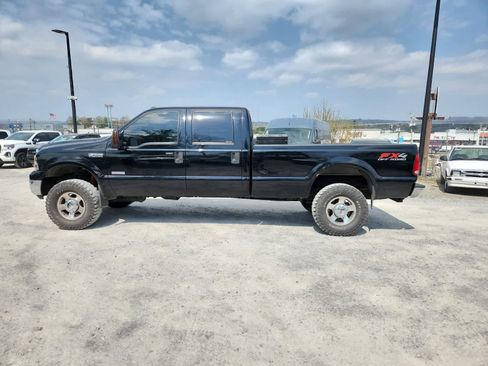 Used 2006 Ford F250 Lariat image 2
