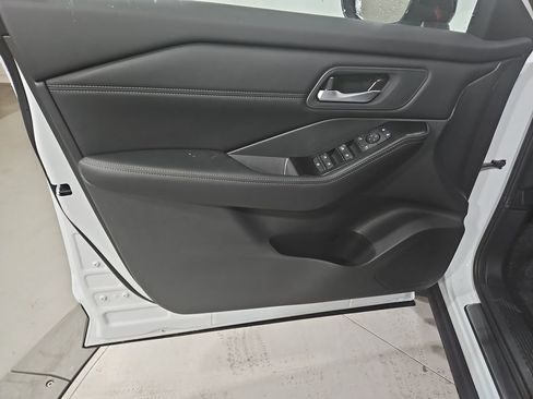 New 2026 Nissan Rogue SV AWD/4WD image 10