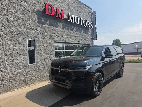 Used 2026 Lincoln Navigator L Reserve w/ Jet Appearance Package AWD/4WD image 13