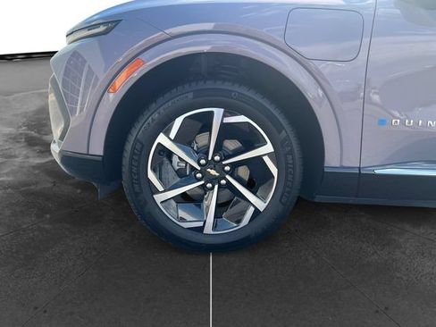 Used 2025 Chevrolet Equinox EV LT FWD image 9