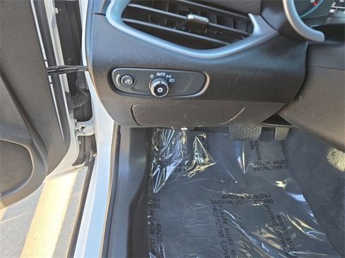 Used 2023 Chevrolet Malibu LT image 18