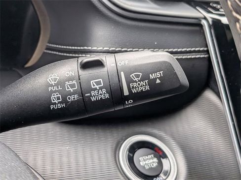 Certified 2023 Jeep Grand Cherokee Altitude image 28