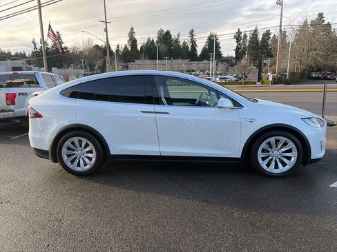 Used 2016 Tesla Model X 75D image 13