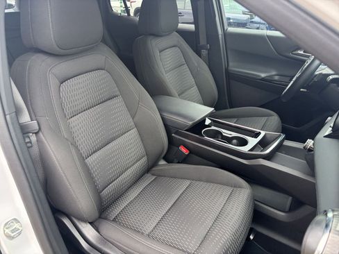 Used 2025 Chevrolet Equinox LT image 36