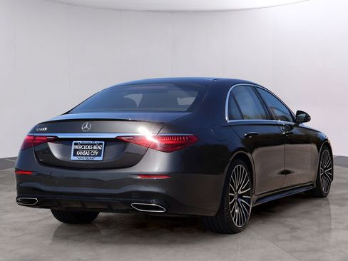Used 2022 Mercedes-Benz S 500 4MATIC w/ AMG Line Package image 7