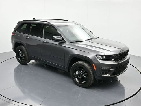 New 2025 Jeep Grand Cherokee Limited w/ Black Appearance Package image 27