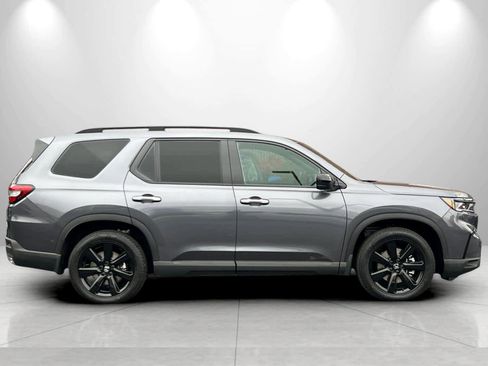 New 2025 Honda Pilot Black Edition image 8