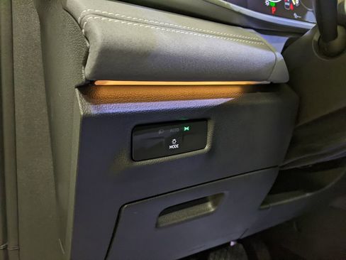 New 2026 Volkswagen Tiguan SE image 10