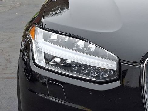 Used 2023 Volvo XC90 B5 Plus w/ Protection Package Premier image 12