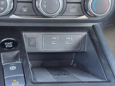 Used 2025 Nissan Kicks SV image 17