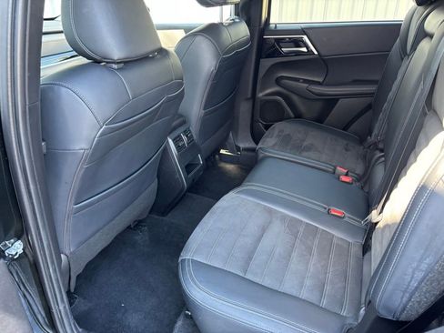 Used 2024 Mitsubishi Outlander SE image 31