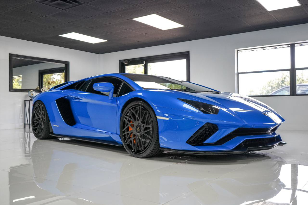 Used 2018 Lamborghini Aventador S AWD/4WD image 9