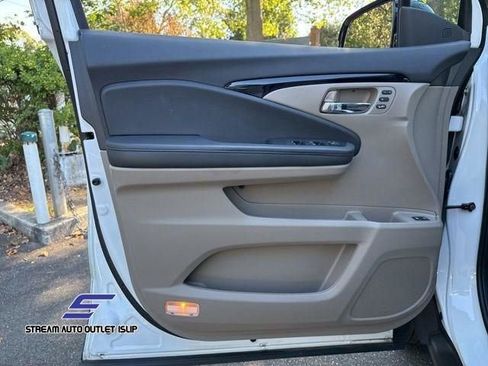 Used 2022 Honda Pilot Touring image 33