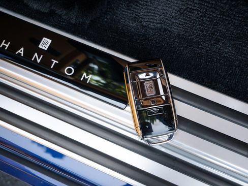 New 2027 Rolls-Royce Phantom Sedan RWD image 31