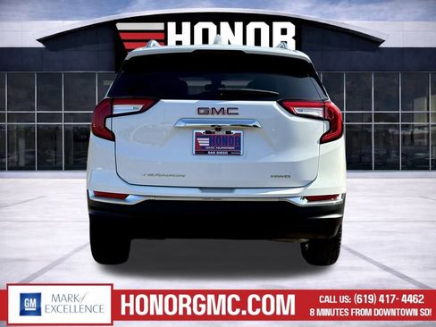 Used 2024 GMC Terrain SLT image 4