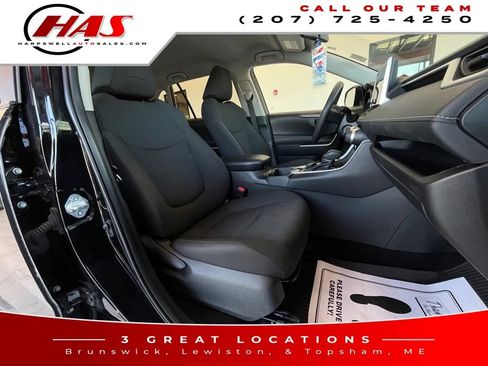 Used 2024 Toyota RAV4 LE AWD/4WD image 11