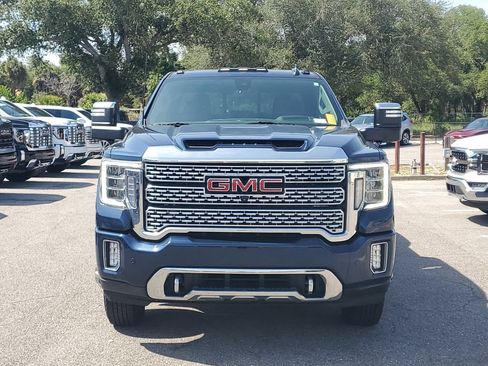 Used 2022 GMC Sierra 3500 Denali w/ Denali Ultimate Package AWD/4WD image 2