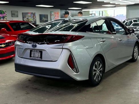 Used 2017 Toyota Prius Prime Premium FWD image 5