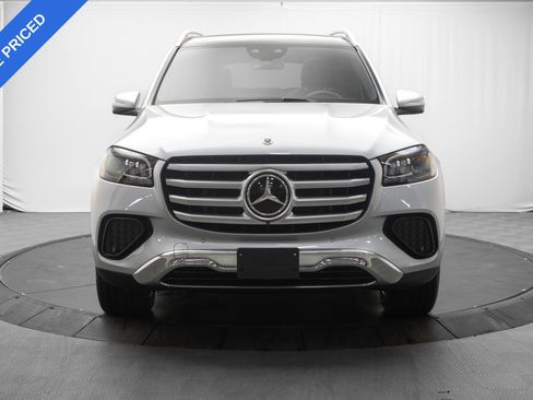 Used 2025 Mercedes-Benz GLS 450 4MATIC image 9
