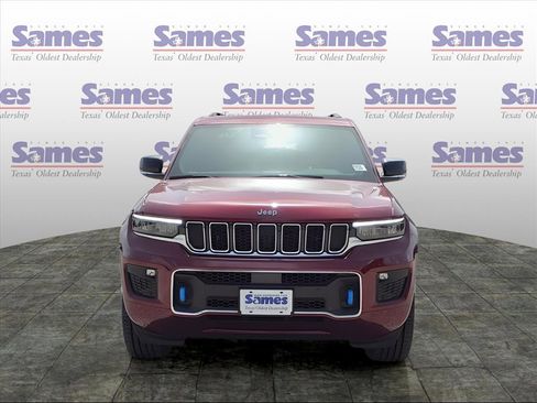 New 2024 Jeep Grand Cherokee Overland w/ Luxury Tech Group IV image 2