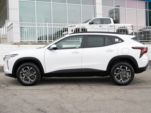 New 2026 Chevrolet Trax LT w/ Driver Confidence Package image 8