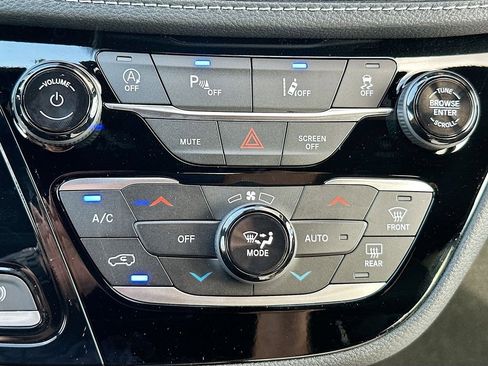 New 2026 Chrysler Pacifica Select w/ S Appearance Package image 19