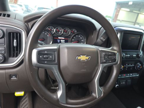 Used 2020 Chevrolet Silverado 1500 LT image 15