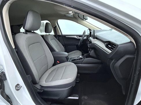 Used 2020 Ford Escape SE image 15