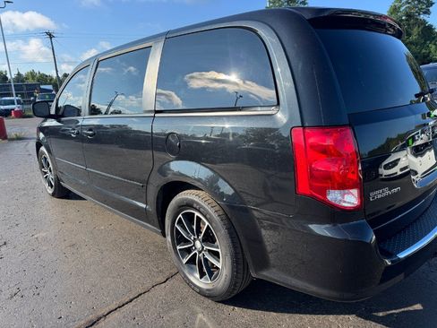 Used 2016 Dodge Grand Caravan R/T FWD image 10