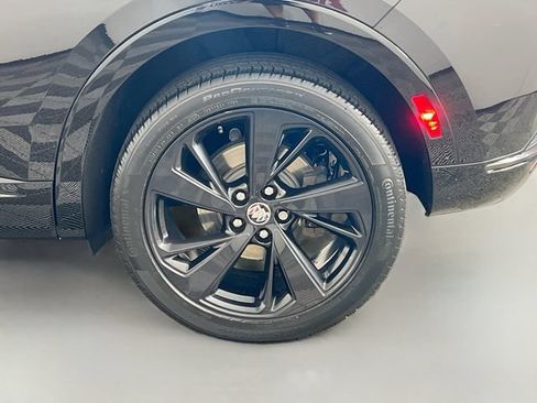 Used 2023 Buick Envision Essence w/ Sport Touring Package AWD/4WD image 36