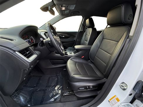 Used 2023 GMC Terrain SLT image 9