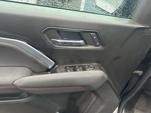 Used 2023 Chevrolet Colorado Z71 w/ Z71 Convenience Package 2 image 17