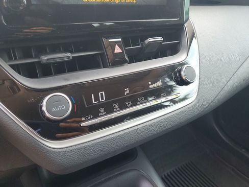 Used 2024 Toyota Corolla LE FWD image 23