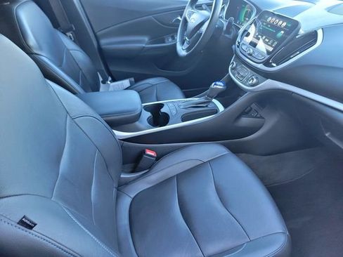 Used 2017 Chevrolet Volt LT w/ Comfort Package image 17