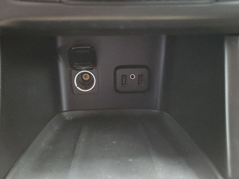 Used 2019 GMC Acadia Denali w/ Technology Package FWD image 26