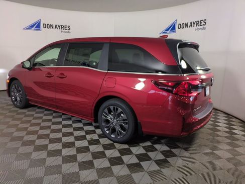 New 2026 Honda Odyssey Touring image 3