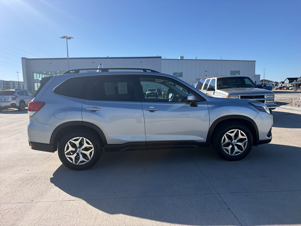 Used 2024 Subaru Forester Premium AWD/4WD image 4