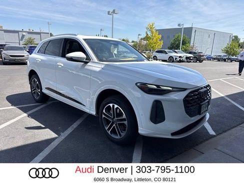 Used 2025 Audi Q5 Premium w/ Convenience Package AWD/4WD image 2