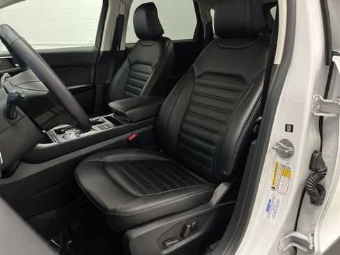 Used 2022 Ford Edge SEL w/ Convenience Package image 4