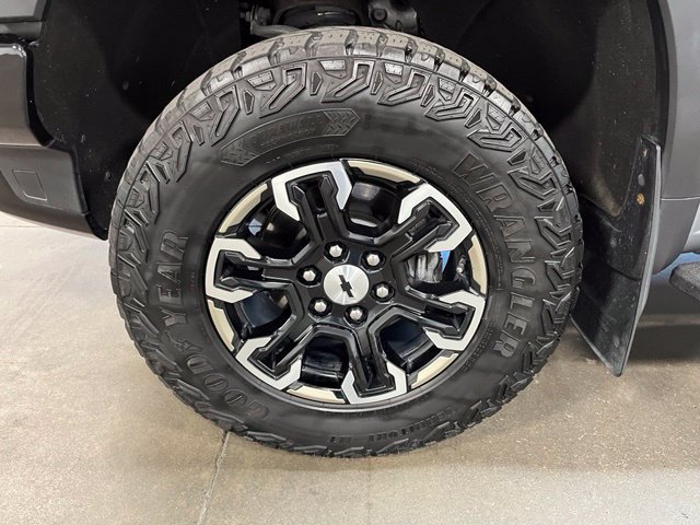 Used 2023 Chevrolet Silverado 1500 ZR2 w/ Technology Package AWD/4WD image 28