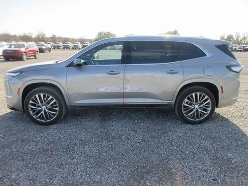New 2026 Buick Enclave Avenir w/ Super Cruise Package FWD image 8