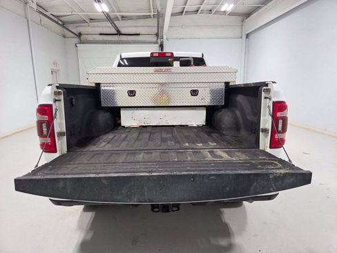 Used 2023 RAM 2500 Laramie AWD/4WD image 5
