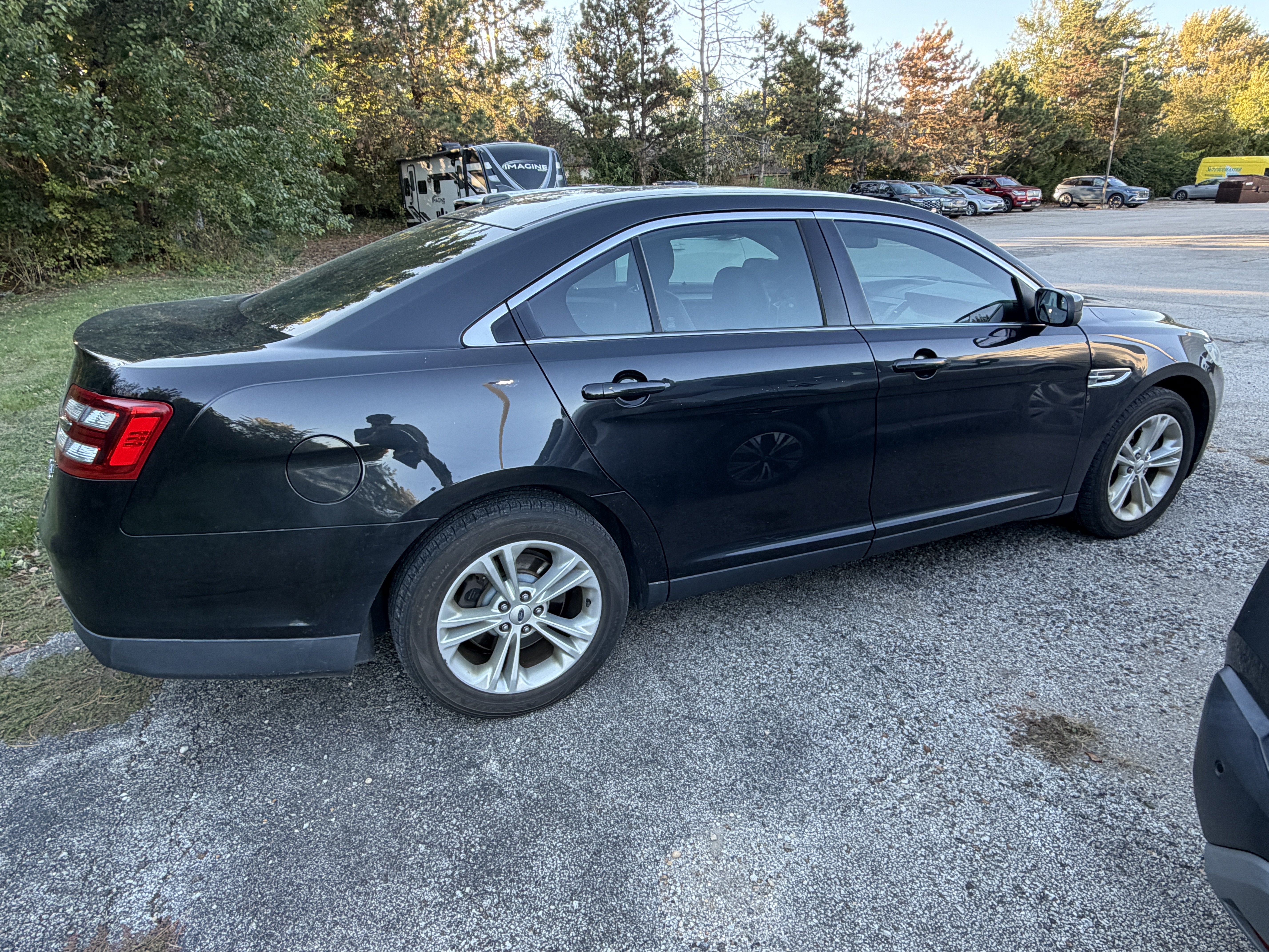 Used 2014 Ford Taurus SEL FWD image 14