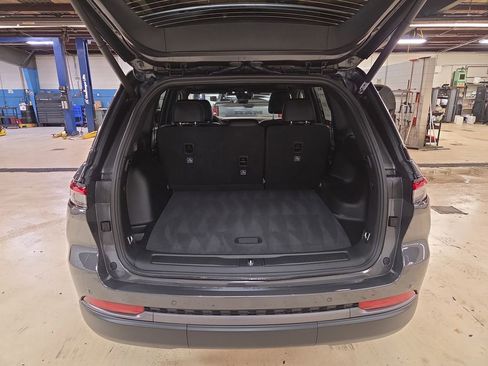 New 2026 Jeep Grand Cherokee Laredo image 23