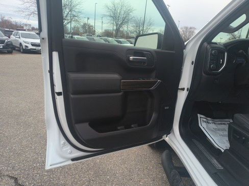 Used 2019 Chevrolet Silverado 1500 RST image 10