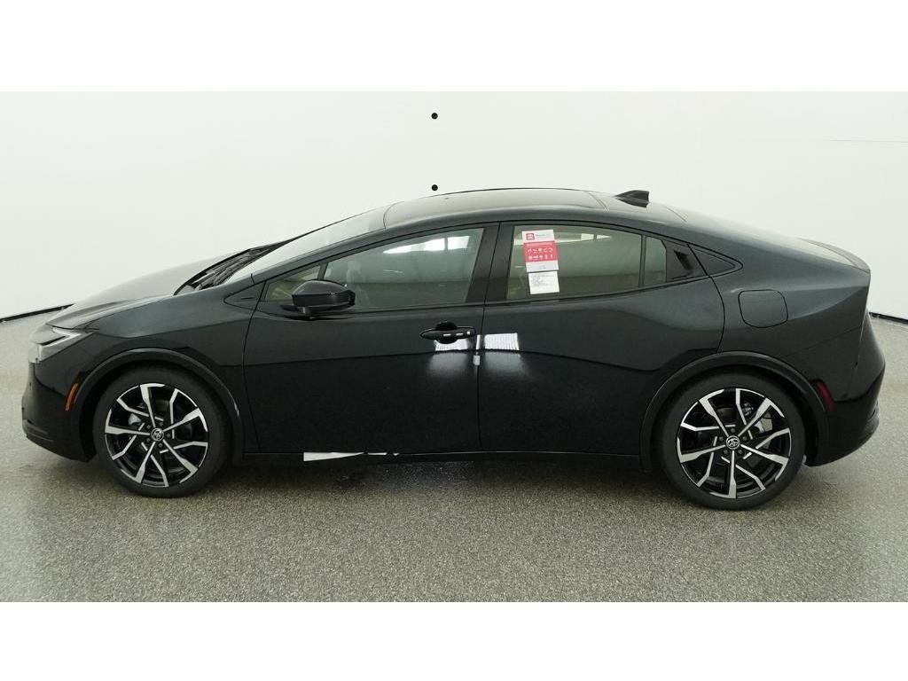 New 2026 Toyota Prius Plug-In Hybrid FWD image 3