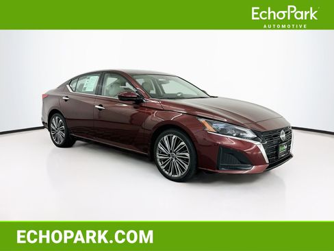 Used 2024 Nissan Altima 2.5 SL AWD/4WD image 1