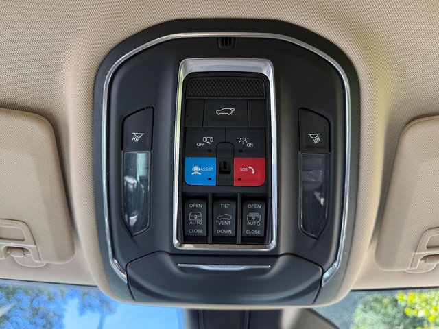 Used 2021 Jeep Grand Cherokee L Limited w/ Trailer Tow Group (B) AWD/4WD image 32