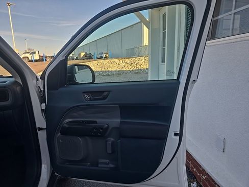 Used 2022 Ford Maverick XL image 25